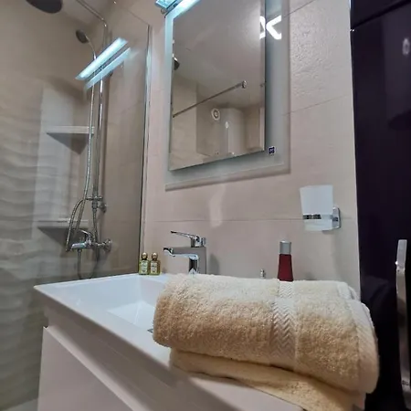 Apartment Snegar *