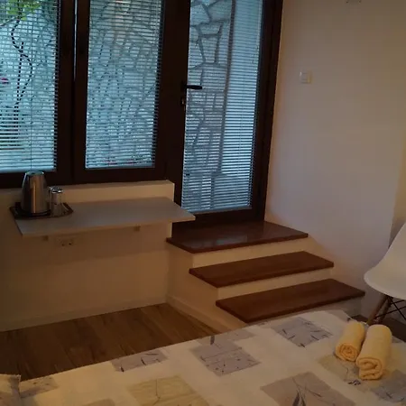Apartment Snegar *